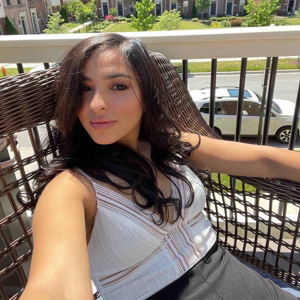 Meet your Posher, Monika